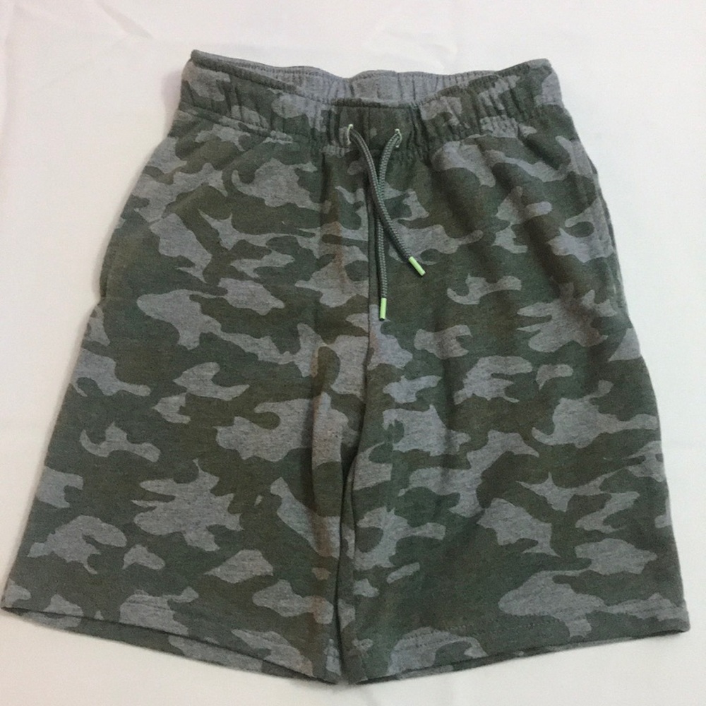 Cat & Jack boy camo shorts